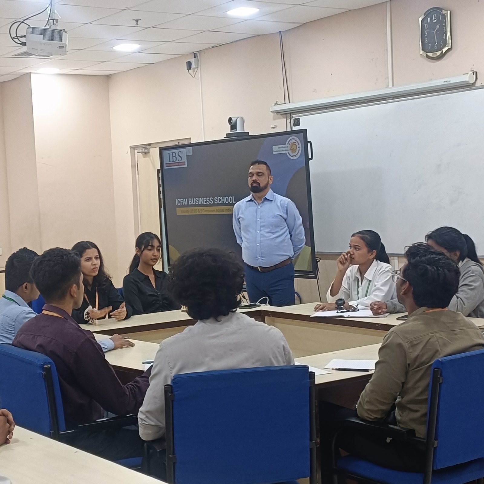 Guiding Future Leaders: Shaping Careers with Expert Insights in MBA/PGPM